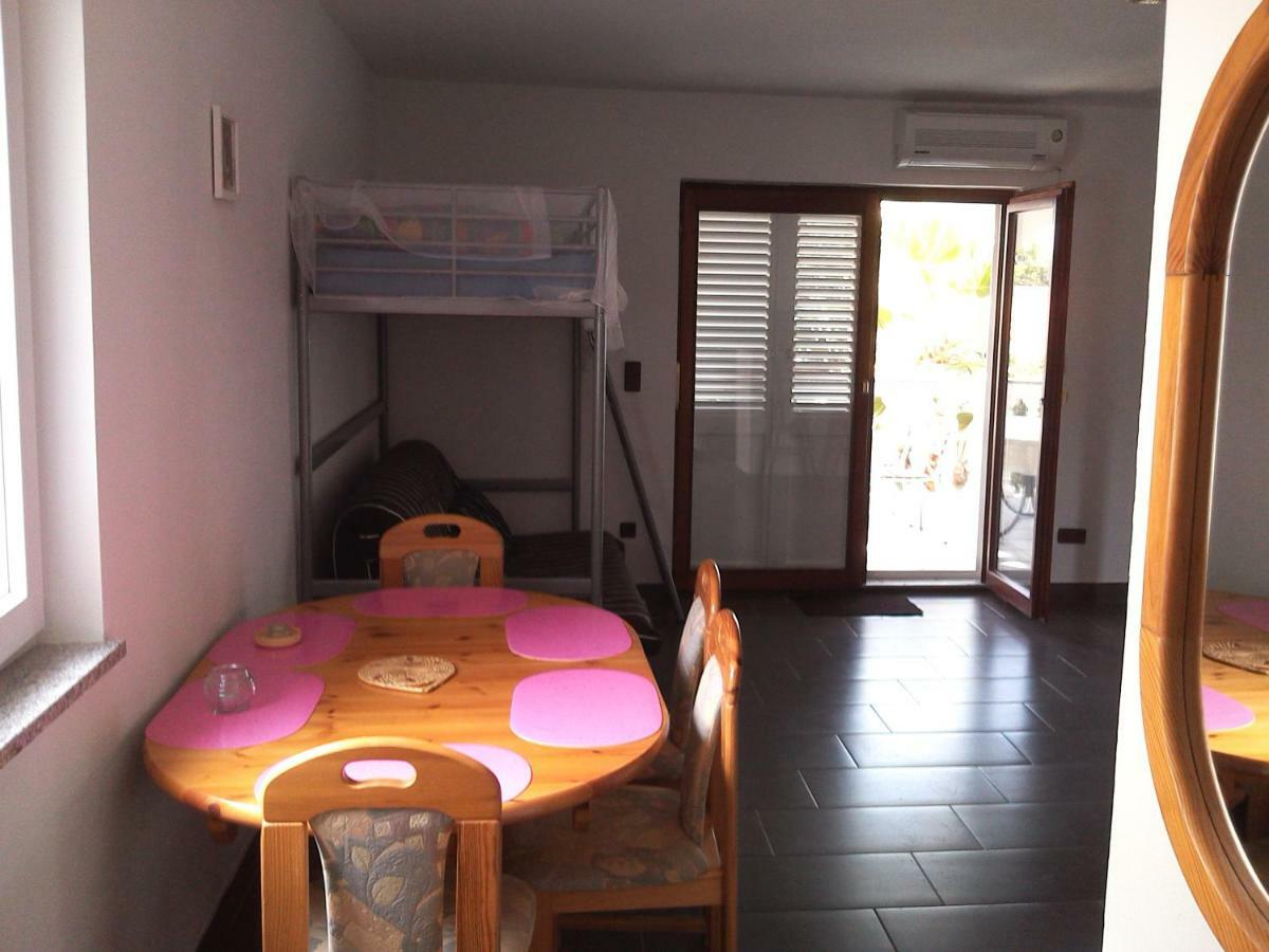 Ferienwohnung-Apartment Bootsliegeplatz Nach Anfrage Povljana Luaran gambar